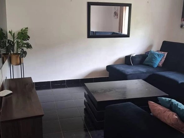 2 Bedroom Flat & Apartment