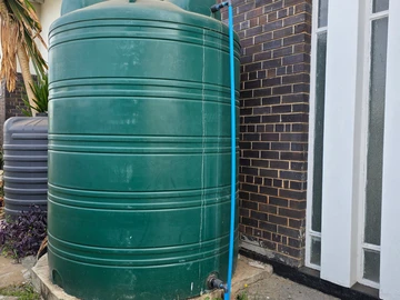 2 Bedroom Flat & Apartment