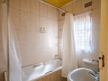 3 Bedroom Garden Flat