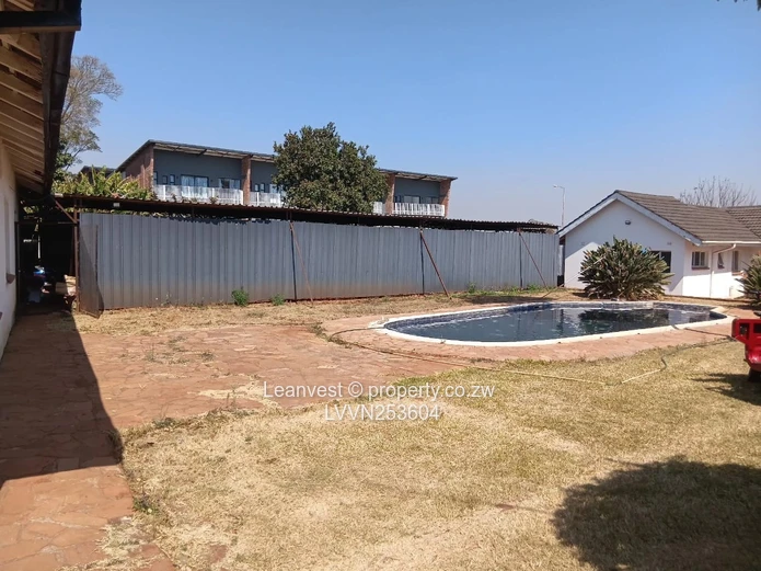 Vainona: 3-Bed Home on 4000m² with Pool & Borehole
