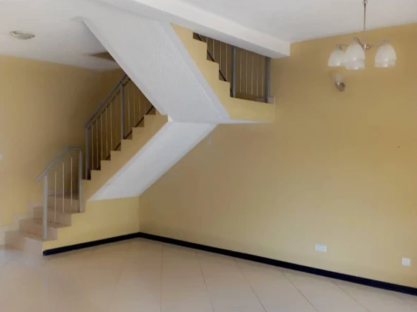 3 Bedroom Flat & Apartment