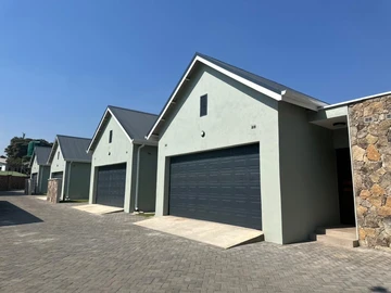 3 Bedroom Flat & Apartment