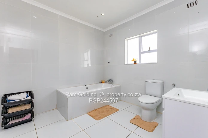 Comfortable And Spacious Living In Well Maintained Complex