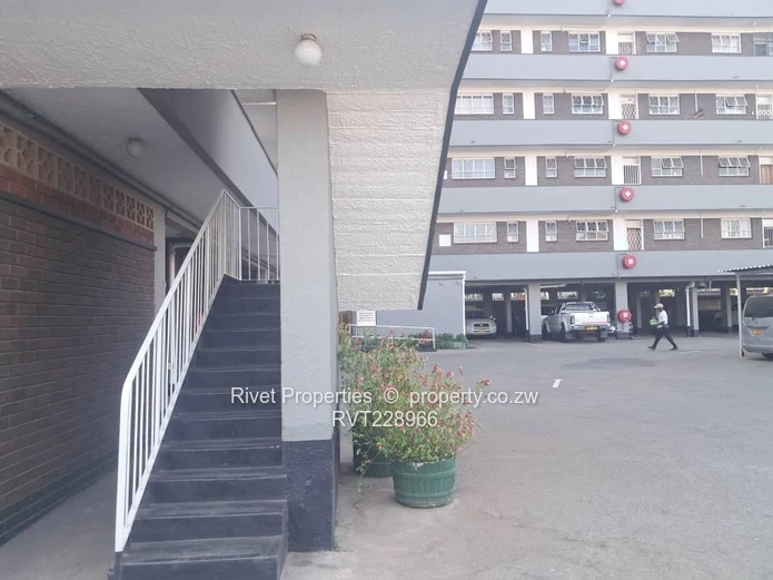 Stirling Heights To Let Vacant