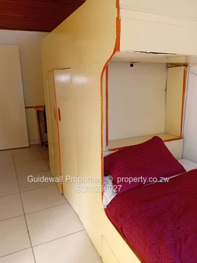 Spacious 3 bed garden flat for rental in Harare Avenues