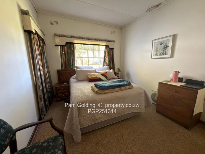 Spacious 4-Bed Hillcrest Home on 3,946 m² — Pool & Borehole