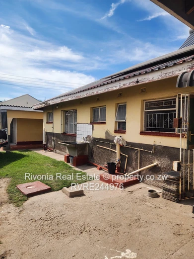 Mainway Meadows 4-Bed Home with Borehole — Harare South