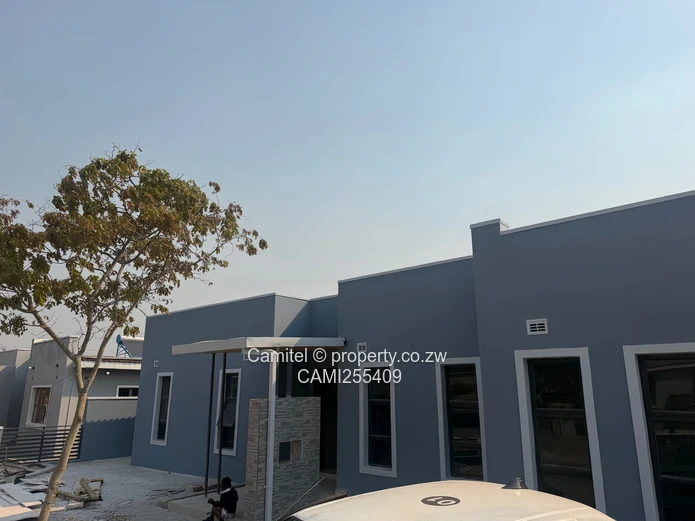 Arlington Newly Buid4-Bed Townhouse Complex — Secure, Solar & Garden