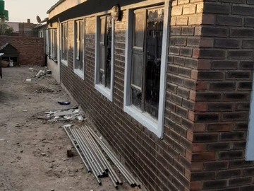 Spacious 5-Bedroom House in Budiriro CABS: Secure and Affordable!