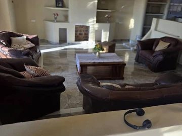 Farm & Agricultural Land