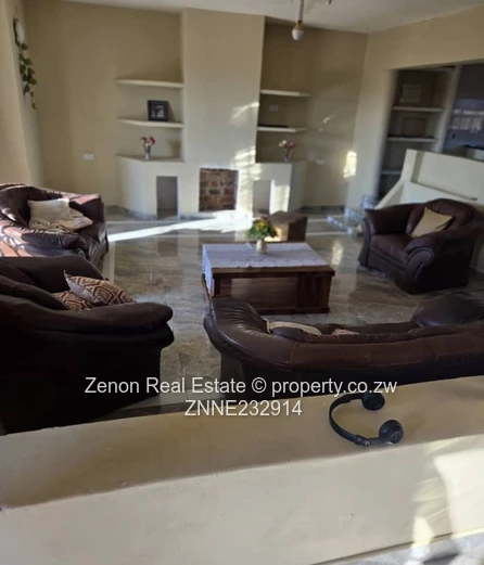 16ha farm with a 5Bed house in Beatrice, 250k, Ready for deeds  (Sole Mandate)