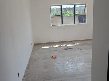 2 Bedroom Flat & Apartment