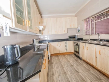 10 Bedroom House
