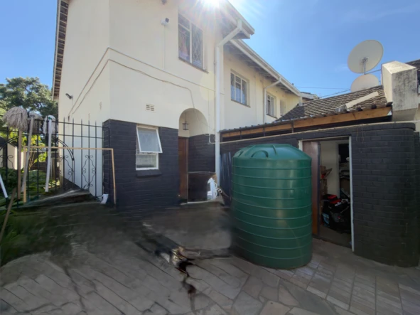 3 Bedroom Flat & Apartment