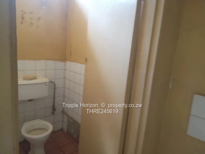 Commercial property for sale in kuwadzana 6, approximately 500m from Bulawayo road 