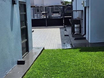 4 Bedroom Flat & Apartment