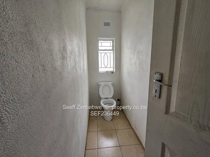 Exclusive 5-Bedroom Residence With Premium Amenities In Monavale 