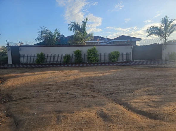 5 Bedroom House