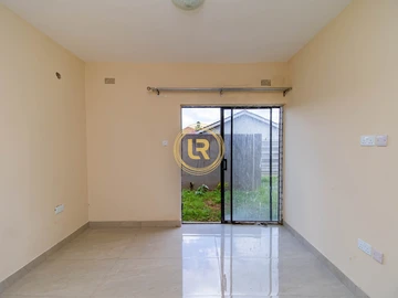 2 Bedroom Flat & Apartment