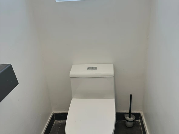 2 Bedroom Flat & Apartment