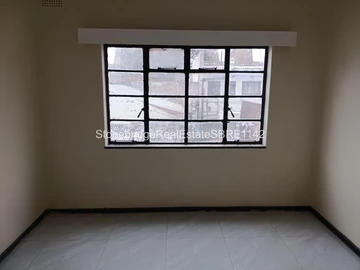 2 Bedroom Flat & Apartment
