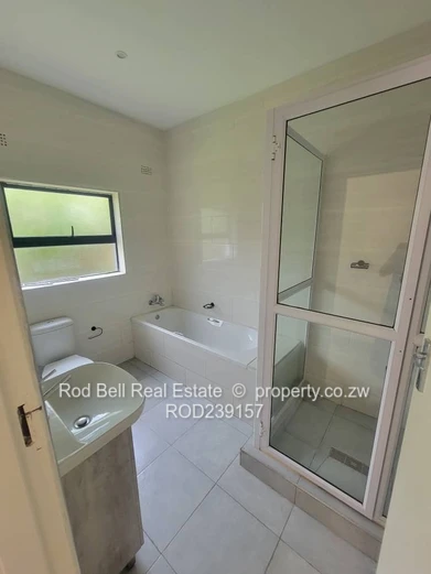 Bright 2-Bed, 2-Bath Townhouse w/ Garden & Parking — Mandara