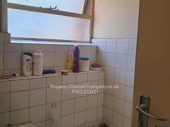 Bright 2-Bed Apartment in Avenues, Harare CBD - Balcony & Parking