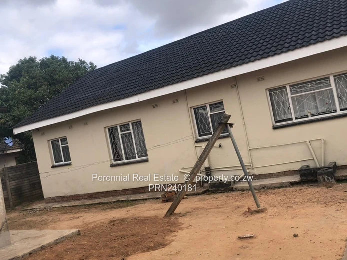  4-Bed House to Rent in Glen View 7