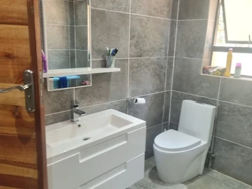 6 Bedroom House
