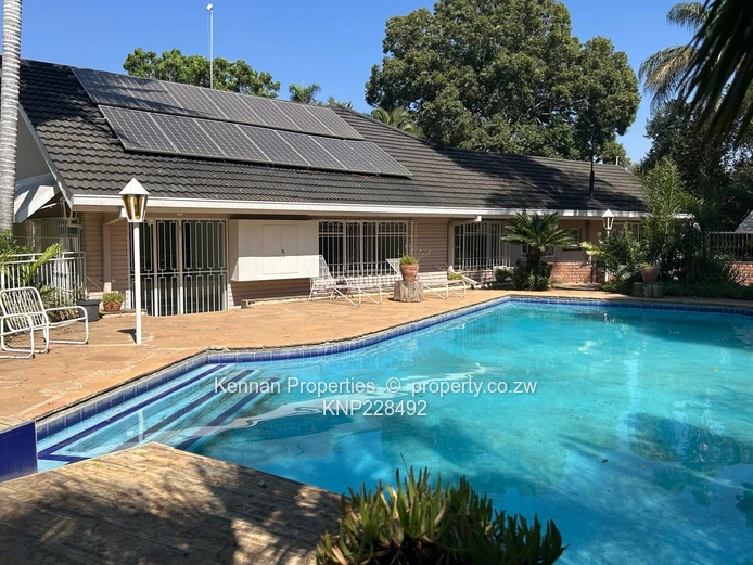 Stunning 3 bedroom house plus 2 bed Cottage - Residential and Commercial