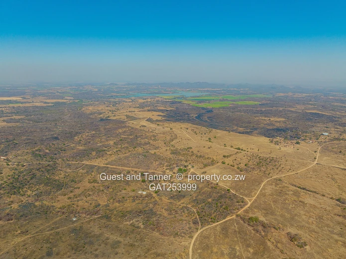 A Choice Of Two Farms - Banket / Rafingora