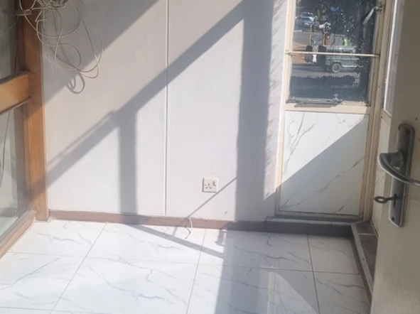 2 Bedroom Flat & Apartment
