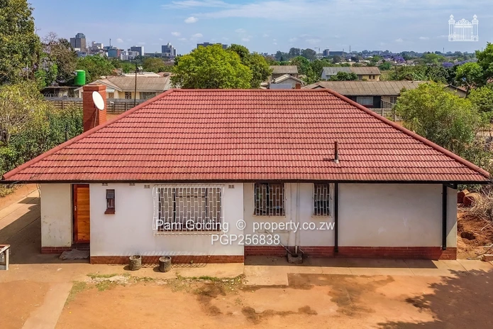 Braeside; 3 Bedroom; 933 Sqms  (Sole Mandate)
