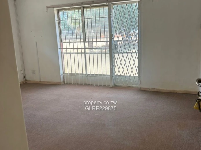A Versatile 4Bedroom Property for Residential or Commercial Use in a Prime Greendale Location To Let