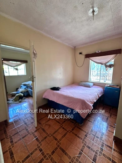 Well Kept and Spacious House in Zengeza! (Sole Mandate)