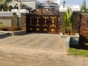 8 Bedroom Townhouse Complex