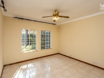 4 Bedroom Garden Flat