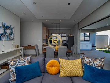 3 Bedroom Flat & Apartment