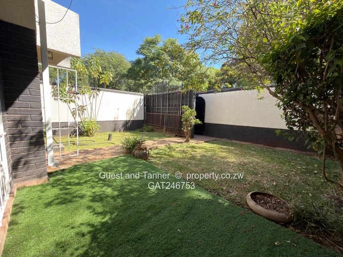 3-Bedroom Flat with Garden & Parking