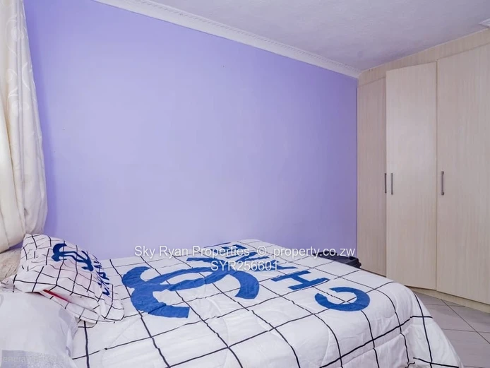 5-Bedroom Family Home For Sale - Madokero 