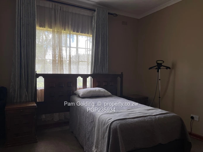 Executive home in Helensvale