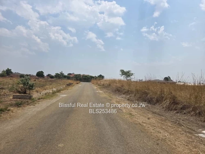 2000sqm stand for sale in pomona Estate Harare