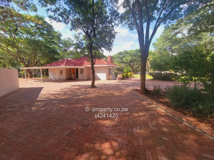 Chisipite 3 bedroom house to rent 