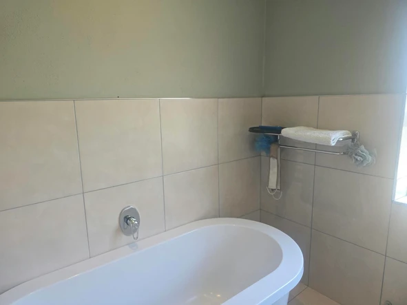 2 Bedroom Flat & Apartment