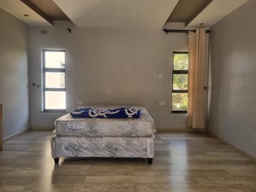 6 Bedroom House