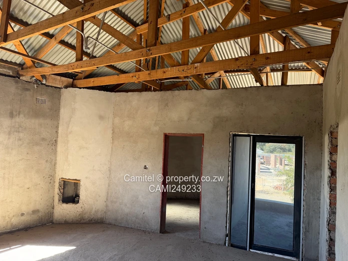 Spacious 6-Bed Arlington Home on 2777m² with Borehole