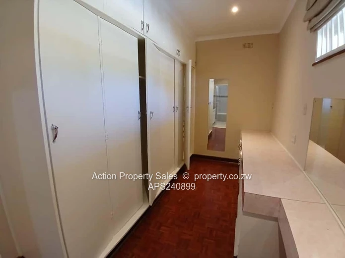 Secure Family Home In Highlands! 