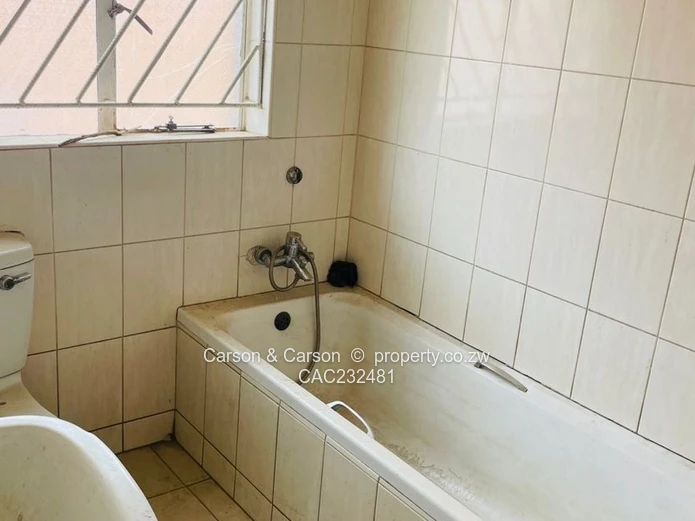 Amalinda 4-Bed House - Tiled Floors, Verandah & Kitchen