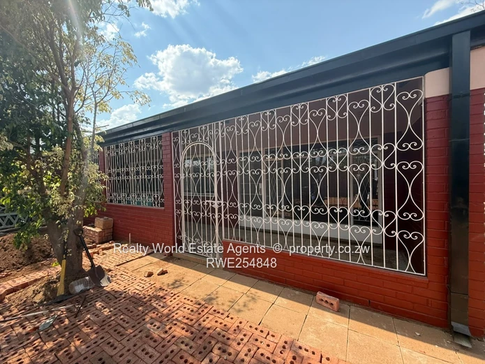 Paddonhurst House to Rent