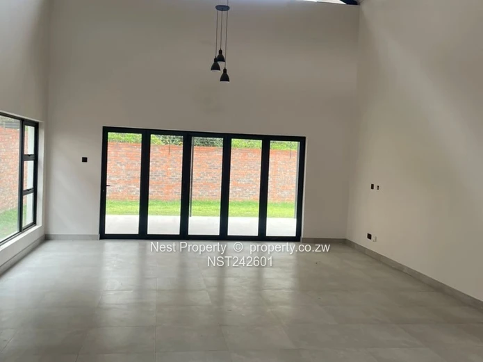 Newlands 3-Bed Townhouse — Vaulted Living, Fitted Kitchen